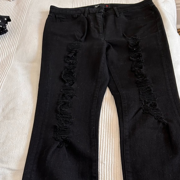 3x1 black jeans with distressed accents - Picture 4 of 7